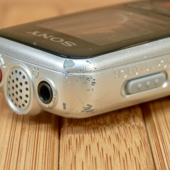 Sony ICD-BX140 4GB Digital Voice Recorder - Picture 7 of 9